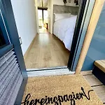Hausboot Inkl Motorboot, Ostsee 船屋
