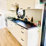Hausboot Inkl Motorboot, Ostsee Ботель *