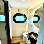 Hausboot Inkl Motorboot, Ostsee Ботель *