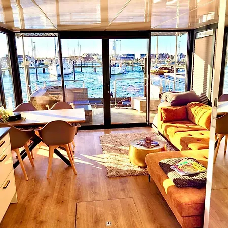 Hotel en barco Hausboot Inkl Motorboot, Ostsee