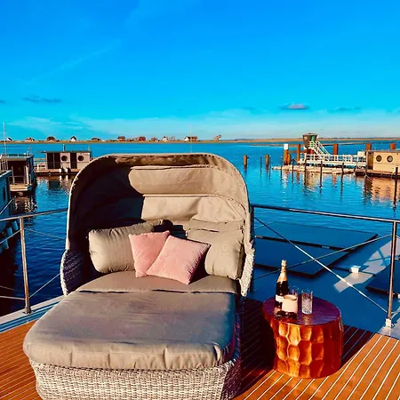 Hausboot Inkl Motorboot, Ostsee *