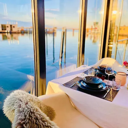Hotel en barco Hausboot Inkl Motorboot, Ostsee *