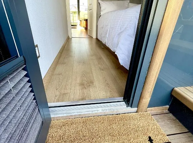 Hausboot Inkl Motorboot, Ostsee Botel