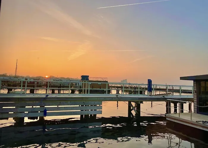 Hausboot Inkl Motorboot, Ostsee *